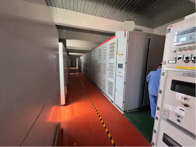 Factory acceptance testing of a shore power frequency converter